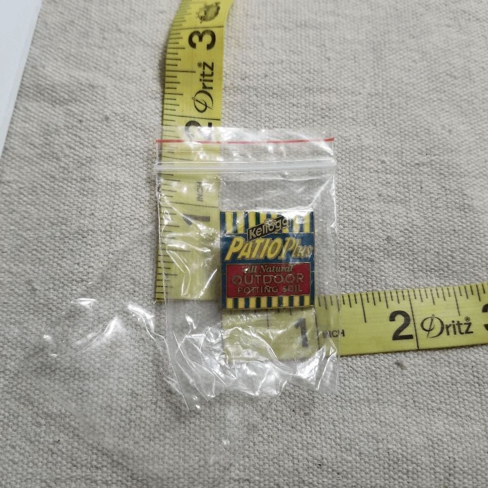 Kellogg Patio Plus potting soil vintage Lapel Pin 100